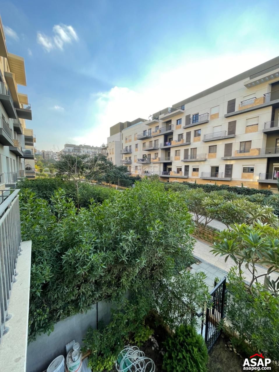 Apartment with Garden View for Sale in Eastown Apartment with Garden View for Sale in Eastown