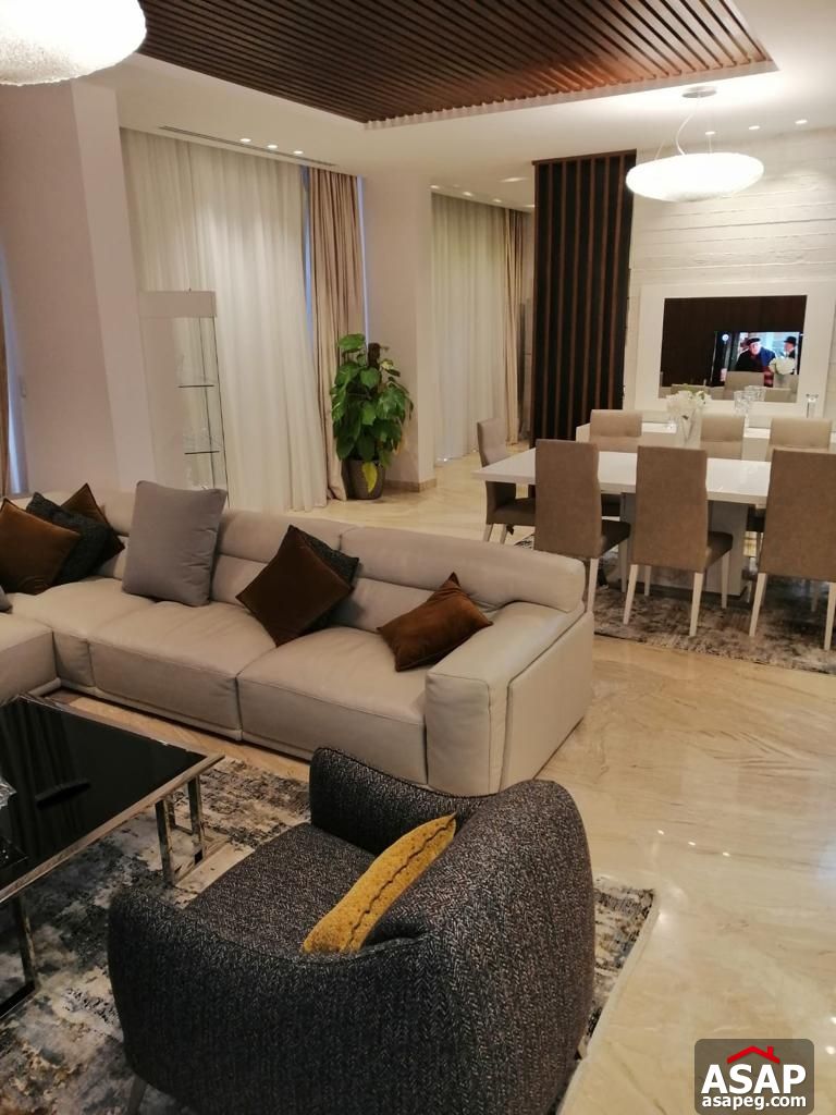 Apartment with Private Garden in the WaterWay for Rent Apartment with Private Garden in the WaterWay for Rent