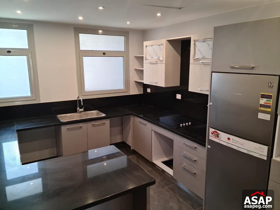 Apartment for Rent in Village Avenue Compound