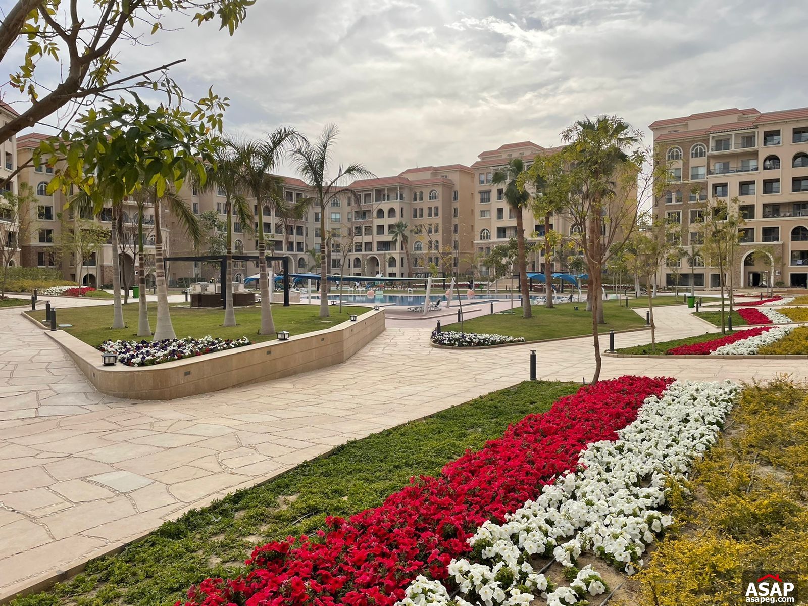 Ground Floor for Sale in 90 Avenue