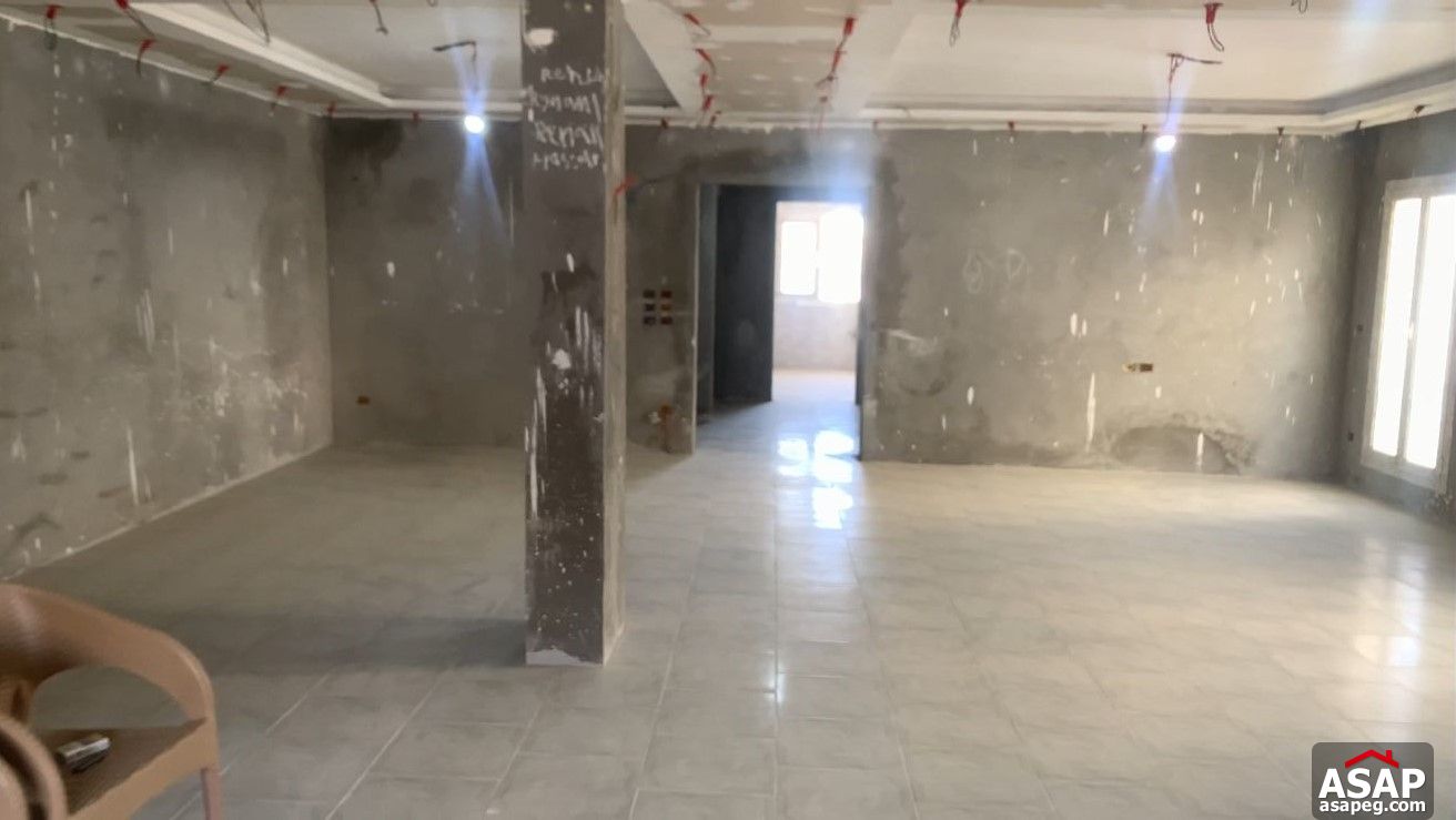 Apartment with Pool View for Sale in Mountain View Hyde Park Apartment with Pool View for Sale in Mountain View Hyde Park