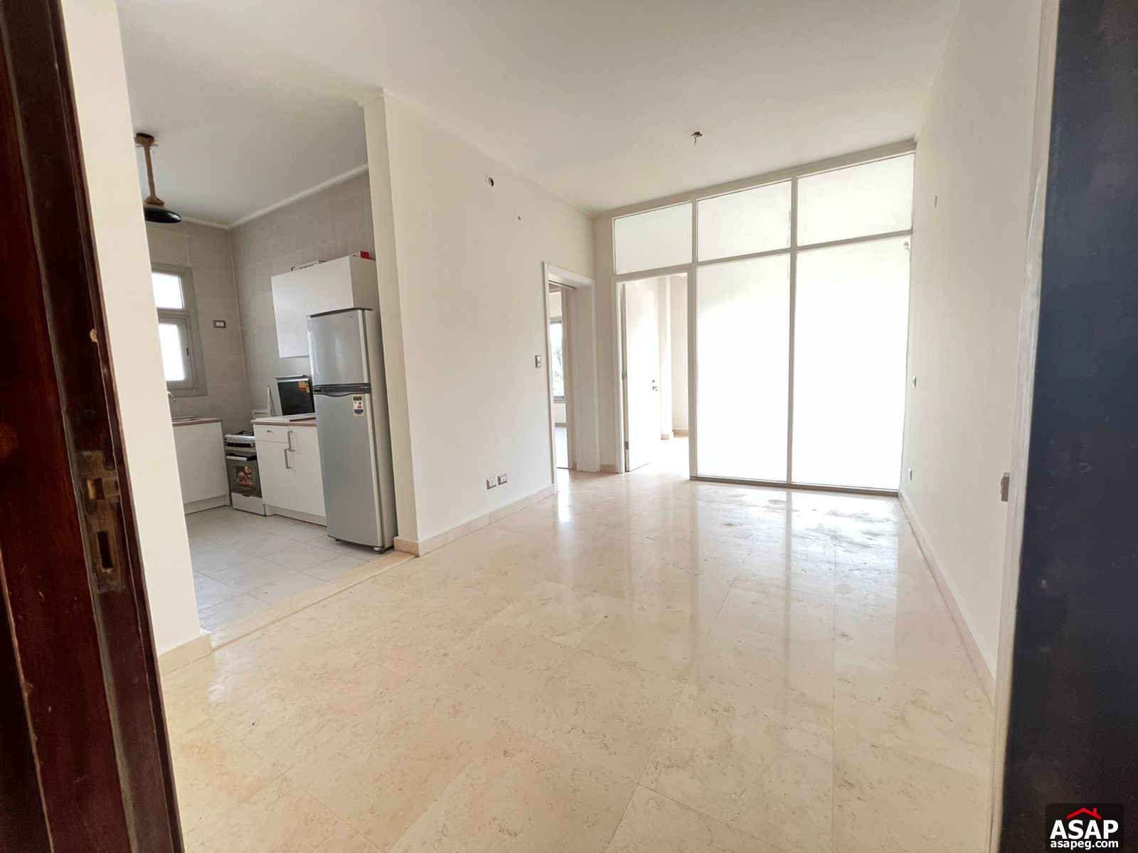 Studio with Garden for Rent in Village Gate Studio with Garden for Rent in Village Gate