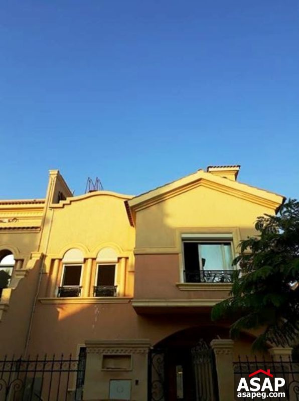 Twin House for Rent in Les Rois