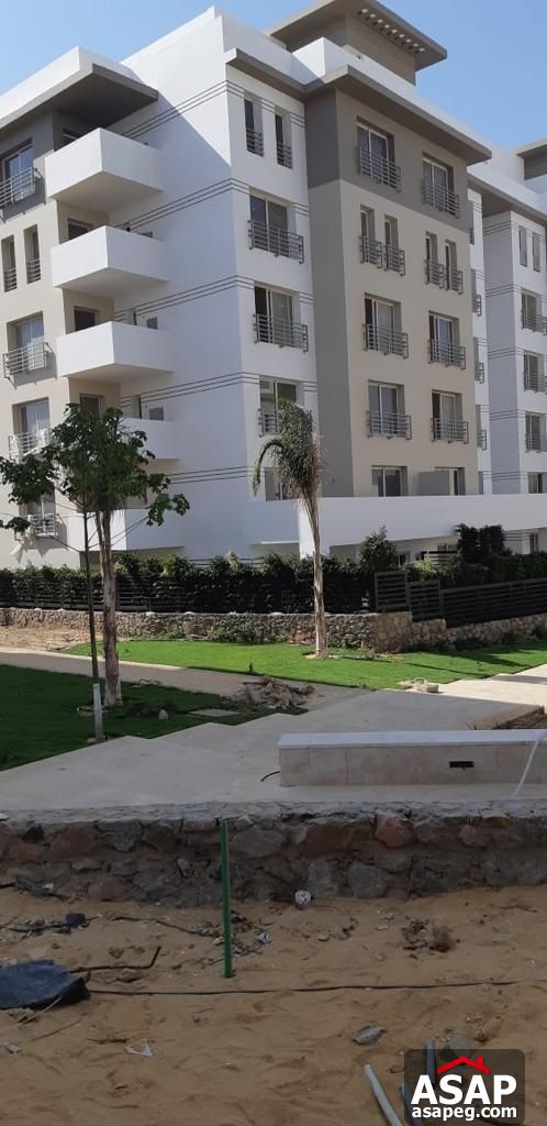 Duplex with Garden for Sale in Hyde Park Duplex with Garden for Sale in Hyde Park