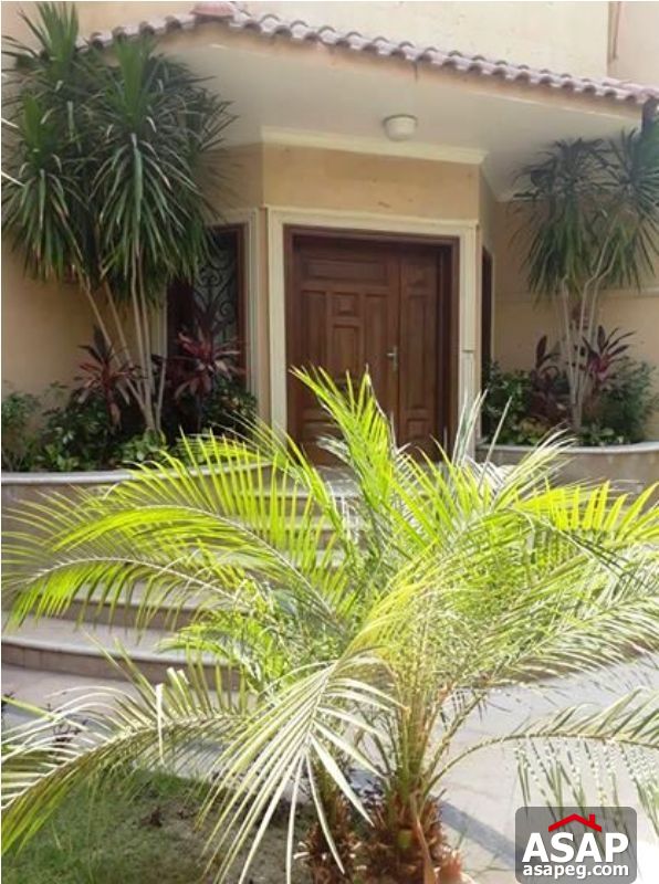 Villa with Pool for Rent in West Golf Villa with Pool for Rent in West Golf