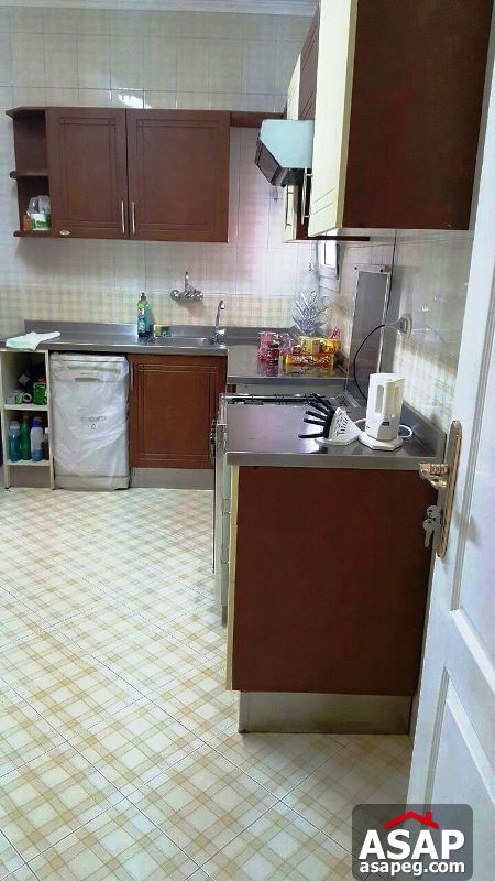 Apartment with Balcony for Rent in Beverly Hills