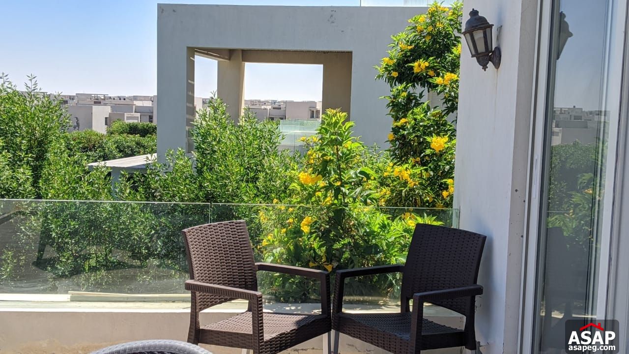 Senior Chalet with Sea View for Sale in Hacienda Bay Senior Chalet with Sea View for Sale in Hacienda Bay