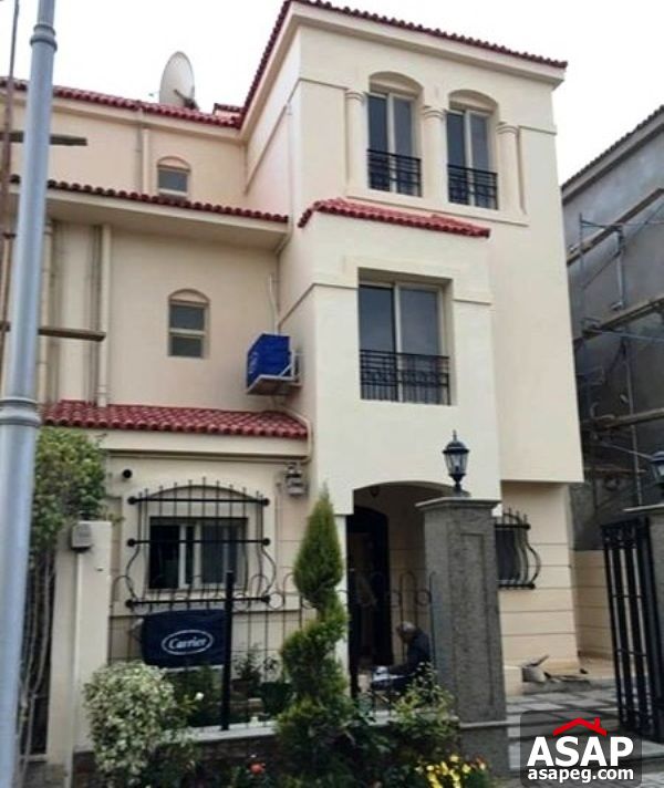 Town House For rent in Katameya Residence