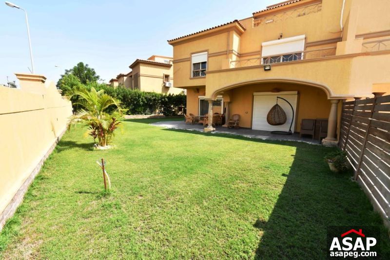 Villa with Pool for Rent in Lago Vista - New Cairo Villa with Pool for Rent in Lago Vista - New Cairo