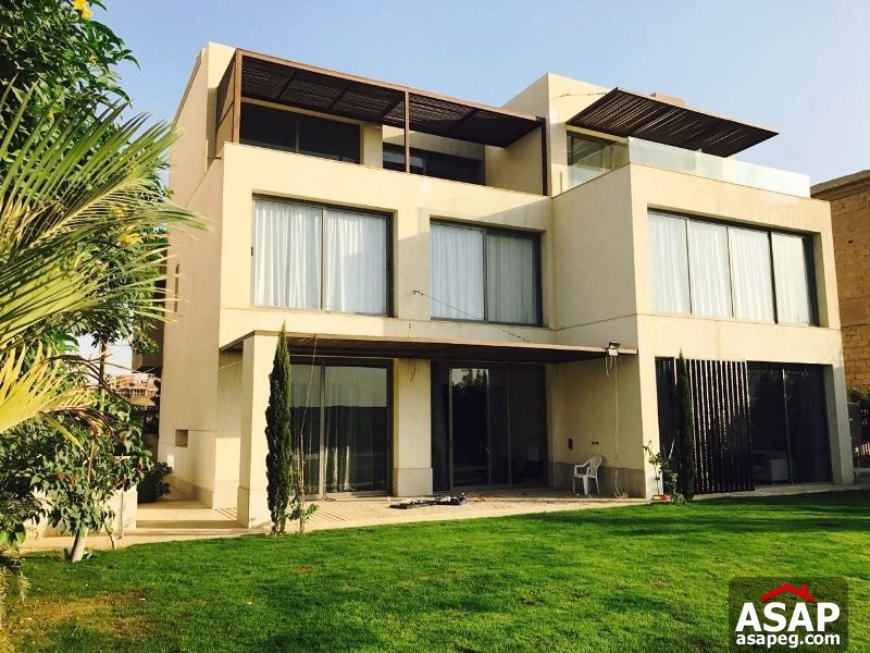 Villa with Pool for Sale in Katameya Dunes
