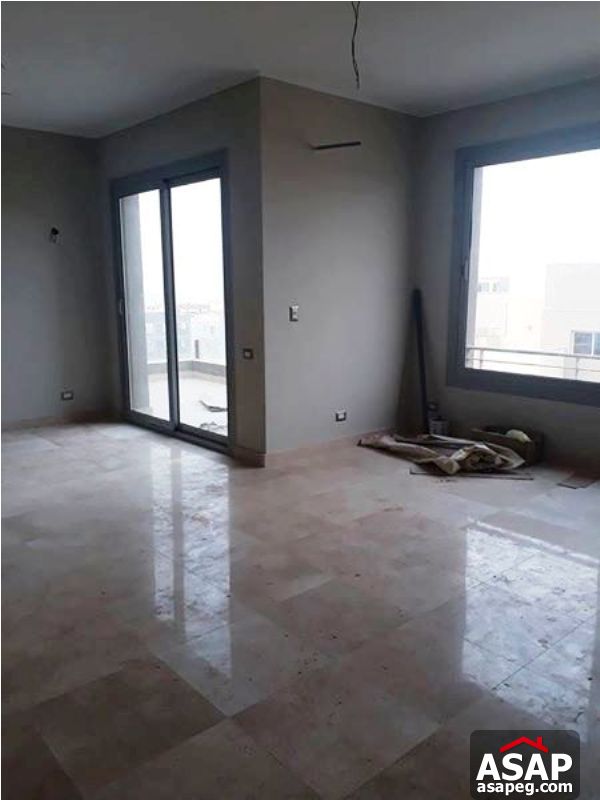 Penthouse with Parking for Rent in Village Gate