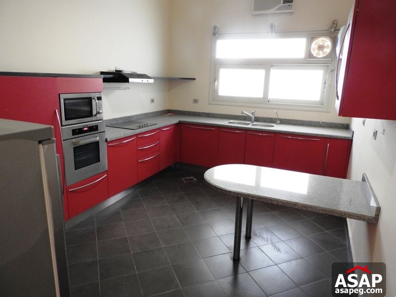 Villa with Swimming Pool in West Golf for Rent