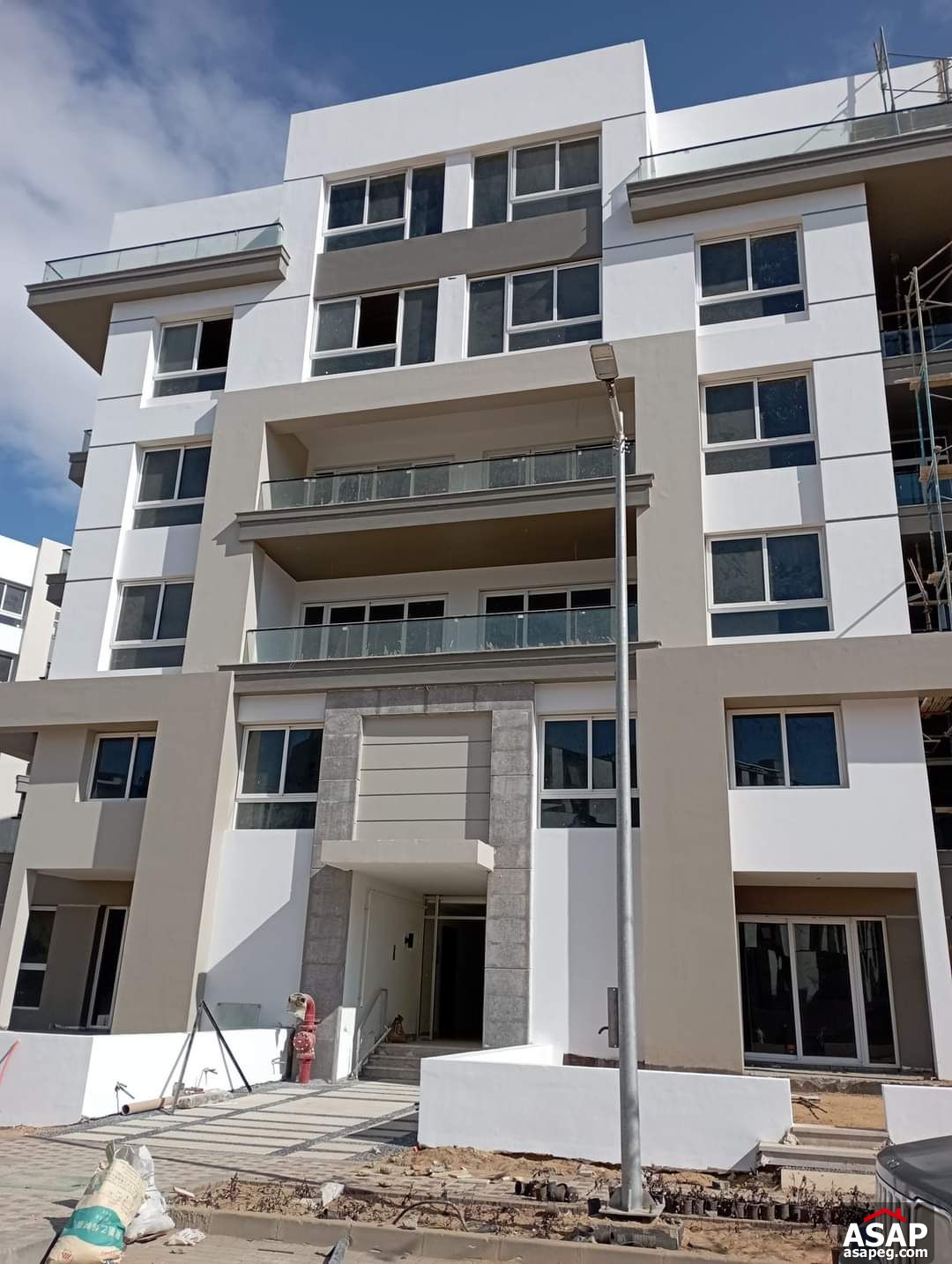 Duplex with Garden for Sale in Hyde Park Compound Duplex with Garden for Sale in Hyde Park Compound