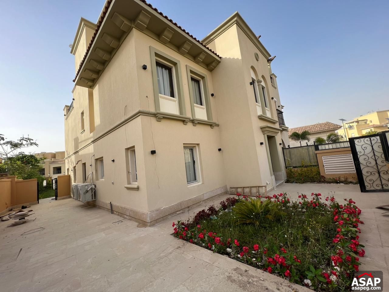Twin House for Rent in Mivida Emaar