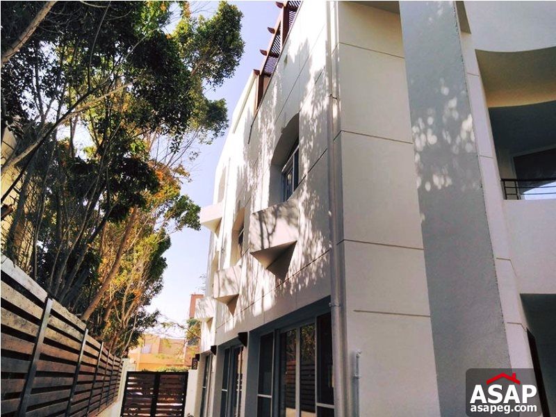 Twin House with Big Garden in Utopia Compouned - 6 October