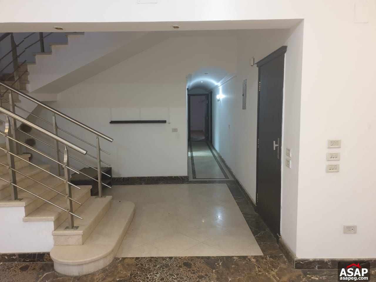 Penthouse for Rent in West Golf