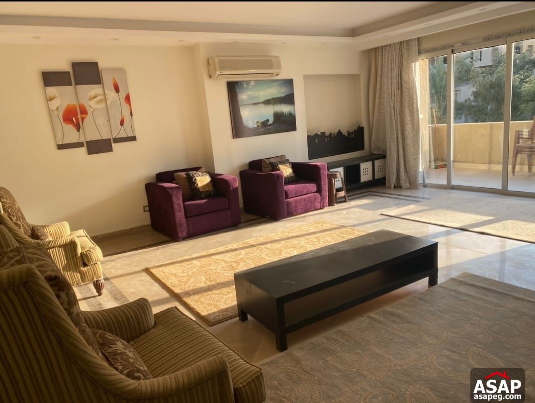 Furnished Flat for Rent in the Square