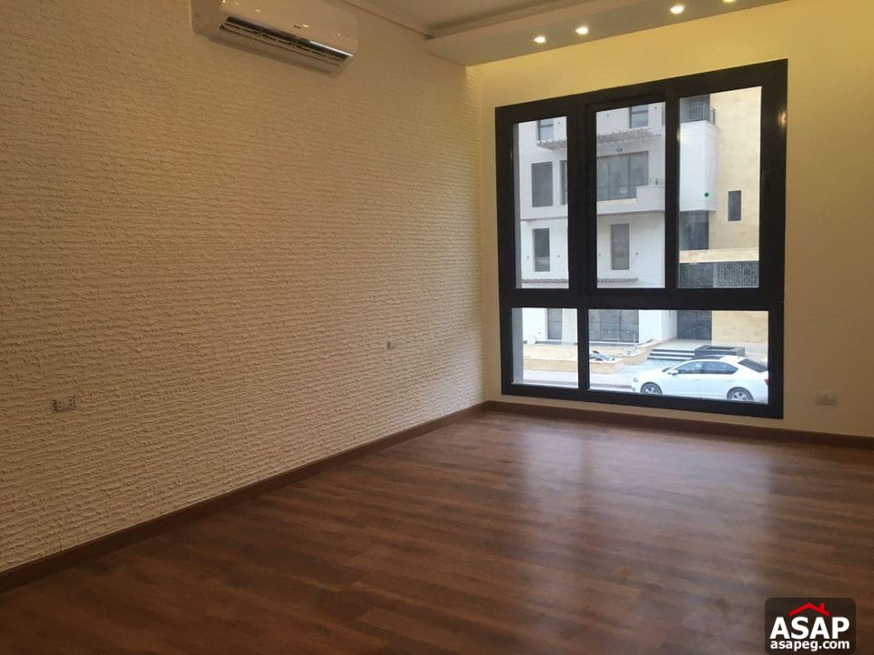 Duplex with Garden for Rent in Eastown Duplex with Garden for Rent in Eastown