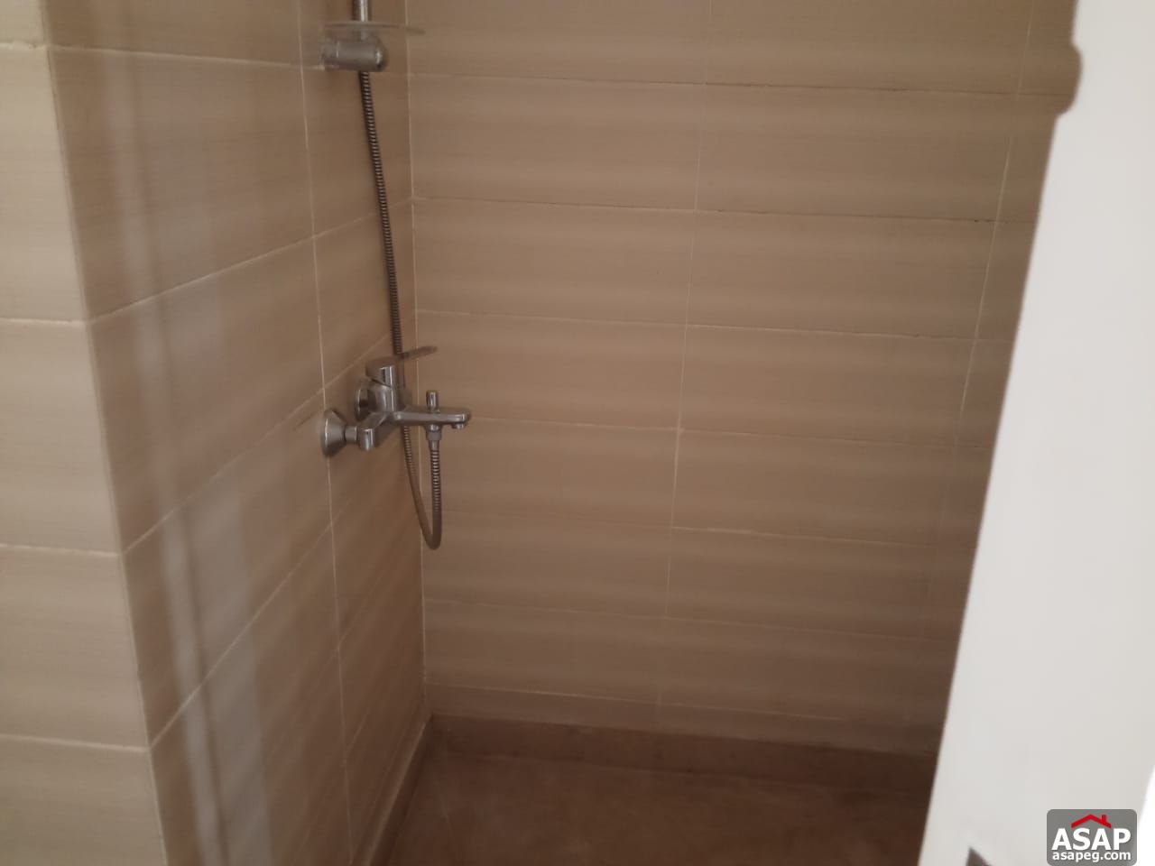 Ground Floor for Rent in Village Gate Ground Floor for Rent in Village Gate