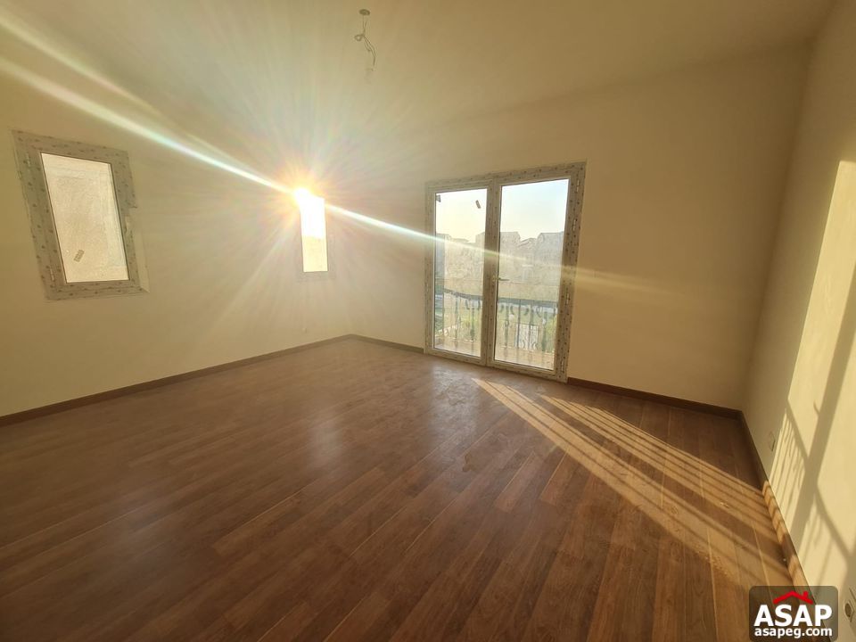 Stand Alone for Rent in Hyde Park