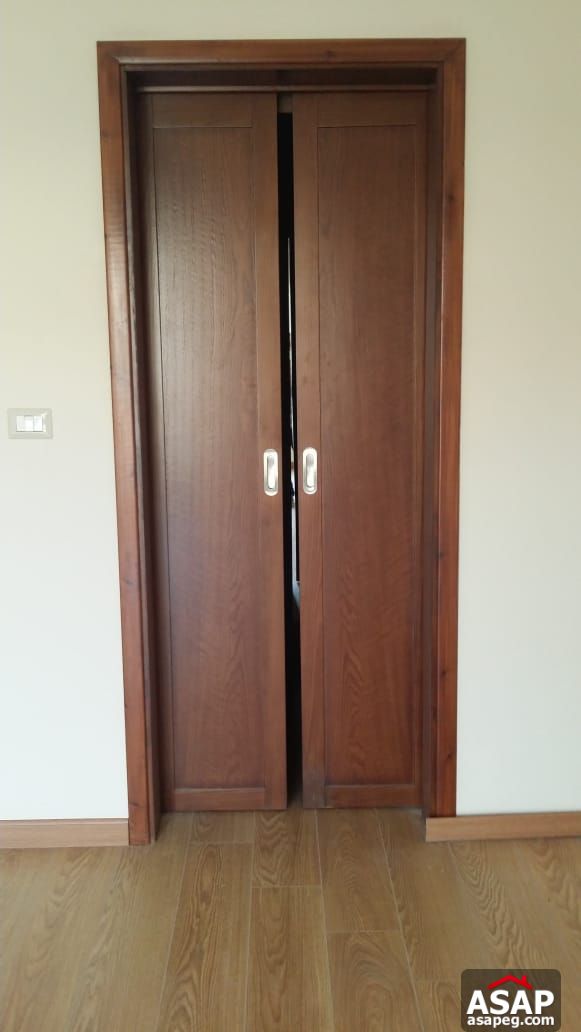 Duplex with Garden View in Eastown for Rent Duplex with Garden View in Eastown for Rent