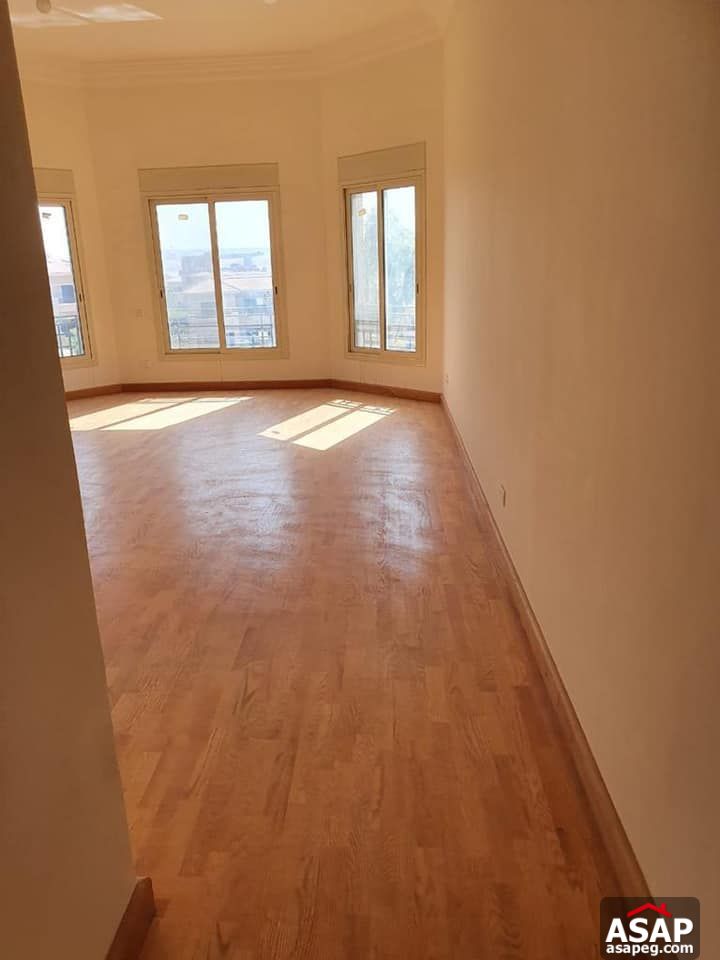 Villa with Swimming Pool for Rent in Karma Heights