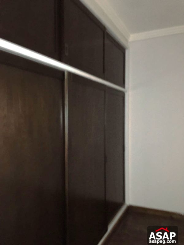 Roof for Rent in West Arabella