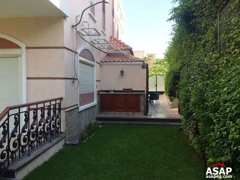 Villa for Rent in 6 October with a nice garden