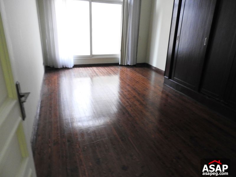 Apartment with Garden in West Golf Apartment with Garden in West Golf