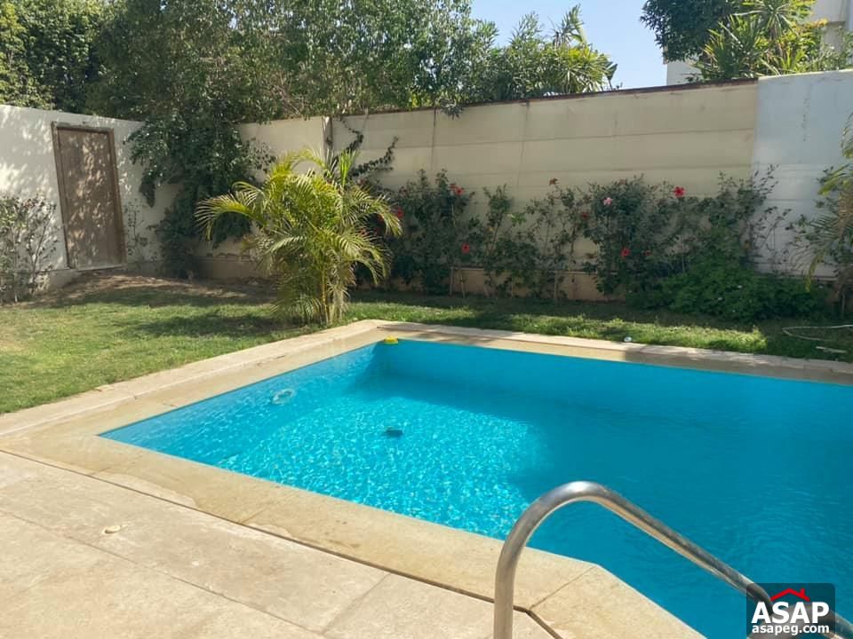 Stand Alone with Swimming Pool for Sale in Beverly Hills