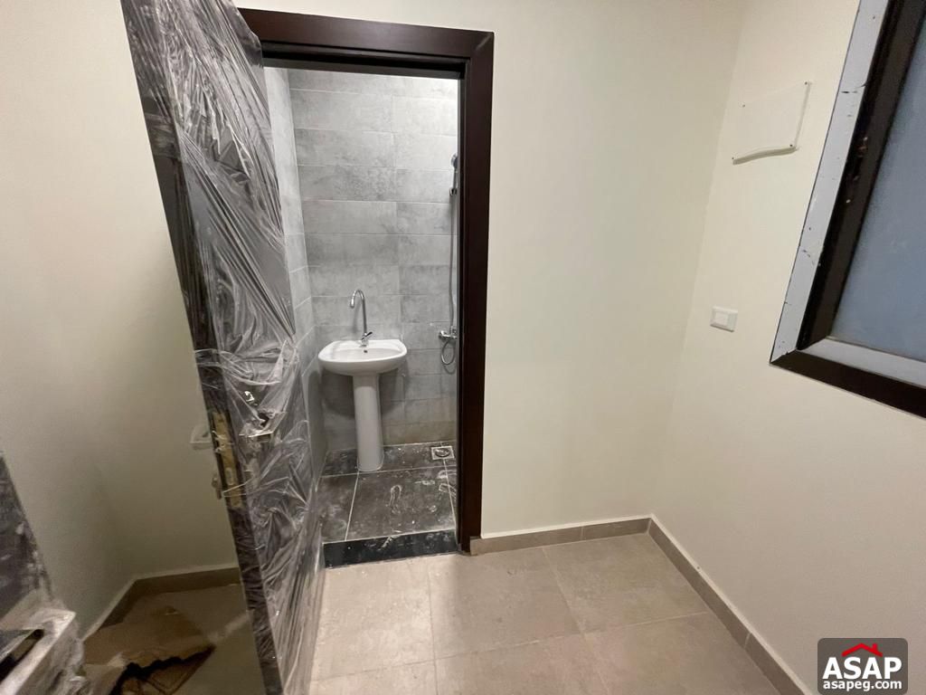 Apartment with Garden for Rent in Eastown Apartment with Garden for Rent in Eastown