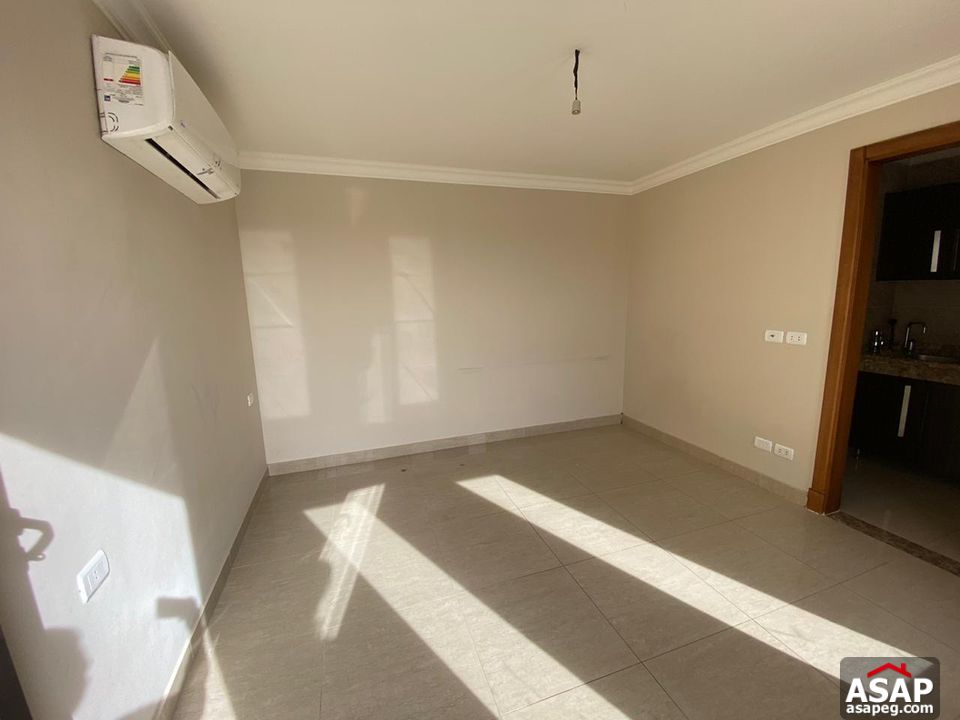 Studio for Rent in Westown Studio for Rent in Westown