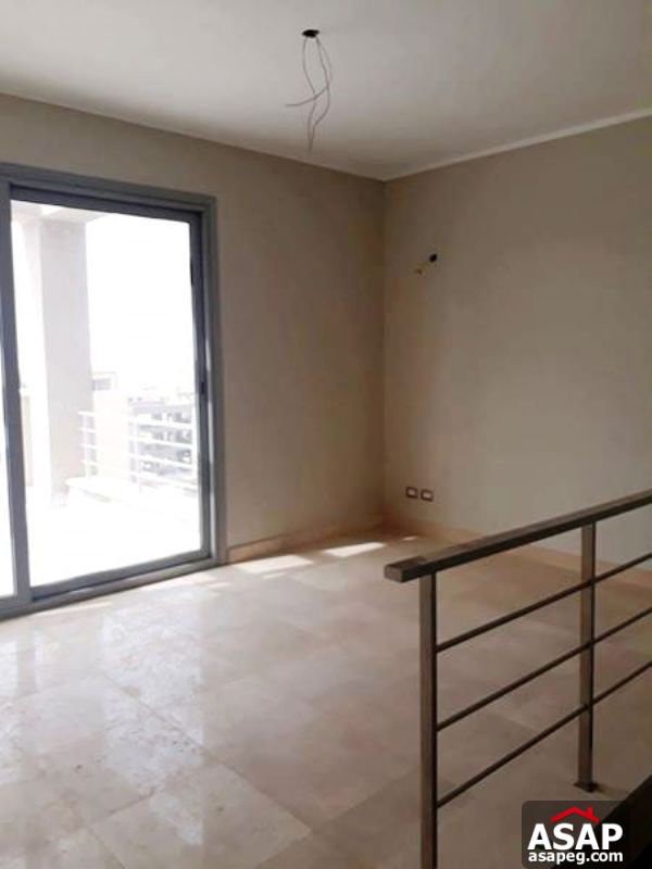 Penthouse with Parking for Rent in Village Gate