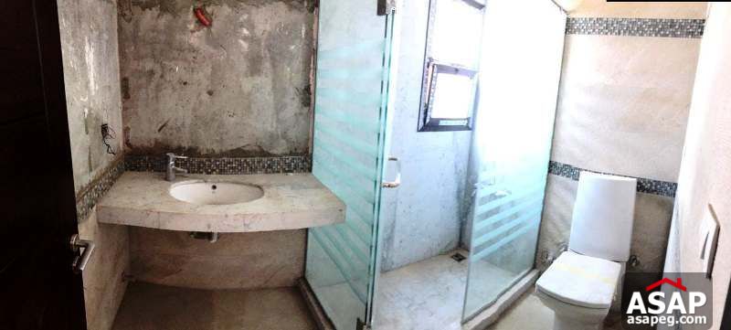 Apartment with Garden for Rent in Westown Apartment with Garden for Rent in Westown