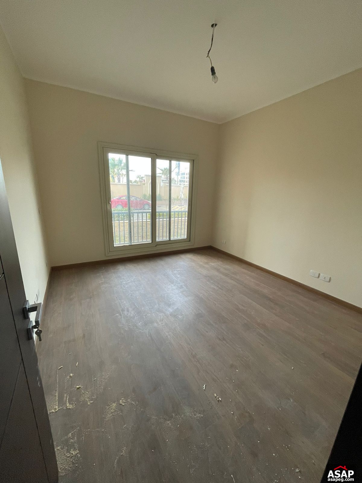 Ground Floor for Sale in 90 Avenue