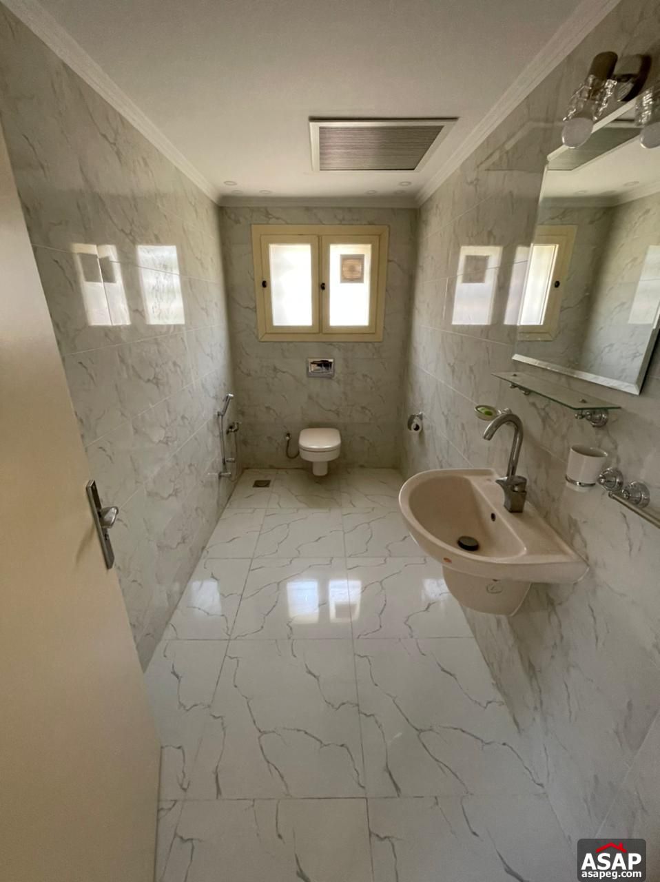 Villa with Swimming Pool for Sale in Fountain Park Villa with Swimming Pool for Sale in Fountain Park