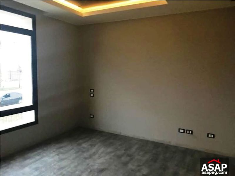 Twin House with Big Garden in Beverly Hills