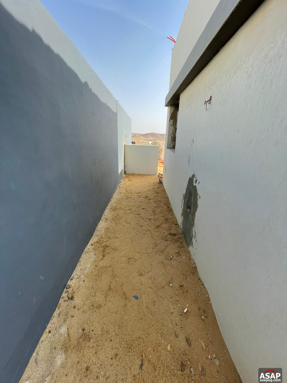 Town House Middle for Sale in Hyde Park Town House Middle for Sale in Hyde Park