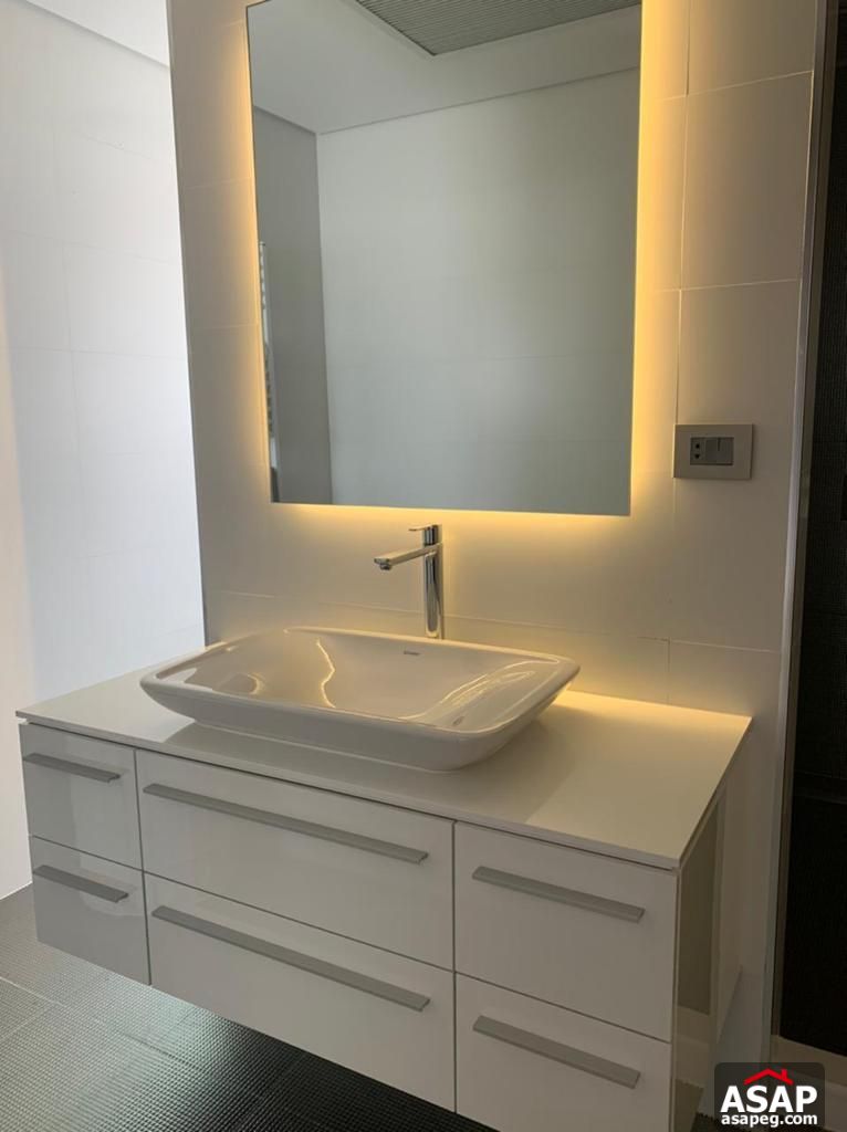 Twin House for Sale in Hyde Park