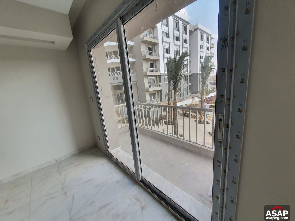 Semi Furnished Studio for Rent in Hyde Park Semi Furnished Studio for Rent in Hyde Park