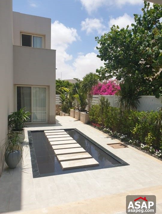 Villa with Garden for Sale in Hacienda Bay