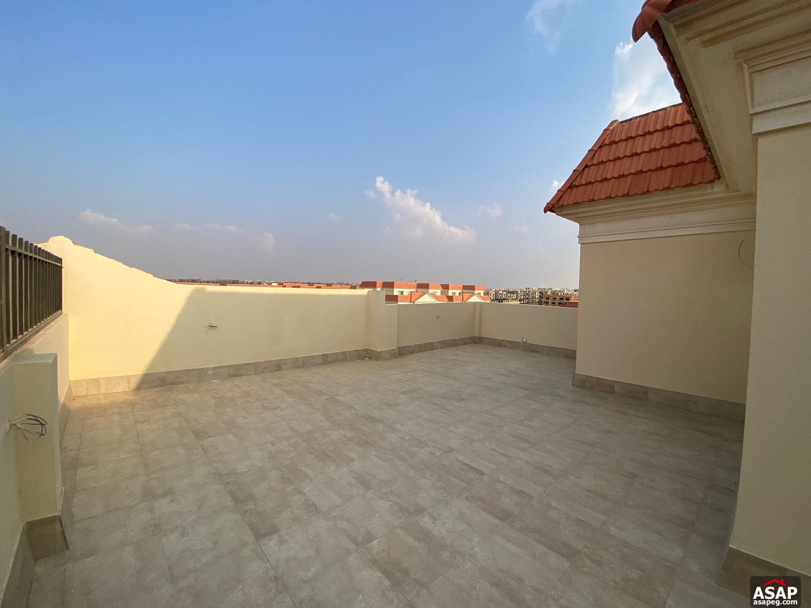 Penthouse with Lake View for Sale in Regents Park Penthouse with Lake View for Sale in Regents Park