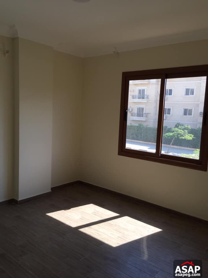 Duplex for Rent in Beverly Hills - Sheikh Zayed