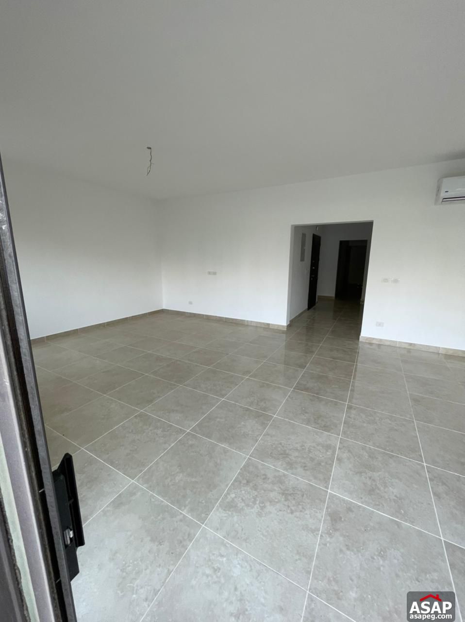 Apartment with Garden for Rent in Fifth Square Apartment with Garden for Rent in Fifth Square