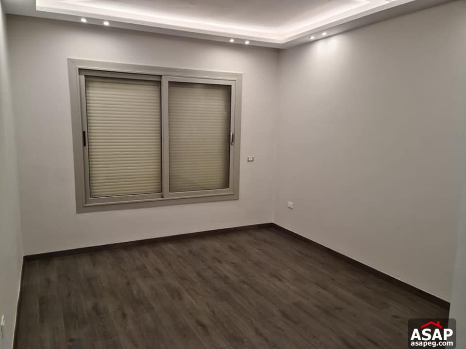Apartment for Rent in Village Avenue Compound