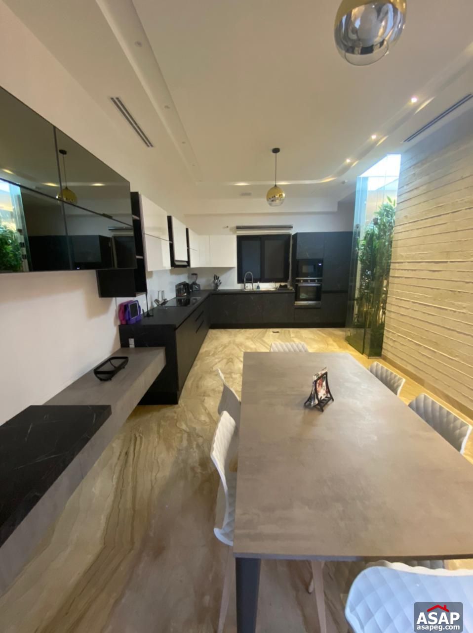 Ground Floor for Rent in the WaterWay