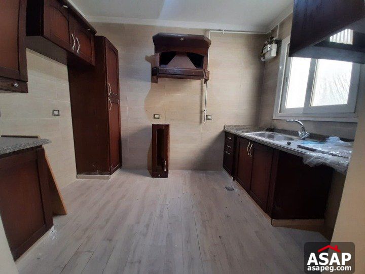 Apartment for Rent in Regent's Park Compound Apartment for Rent in Regent's Park Compound