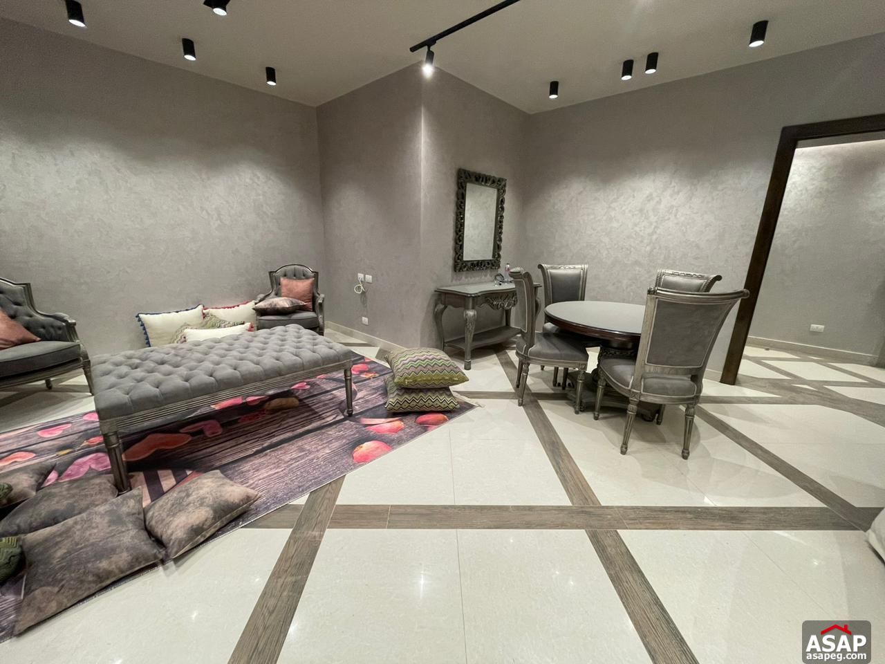 Furnished Apartment for Rent in Eastown Furnished Apartment for Rent in Eastown