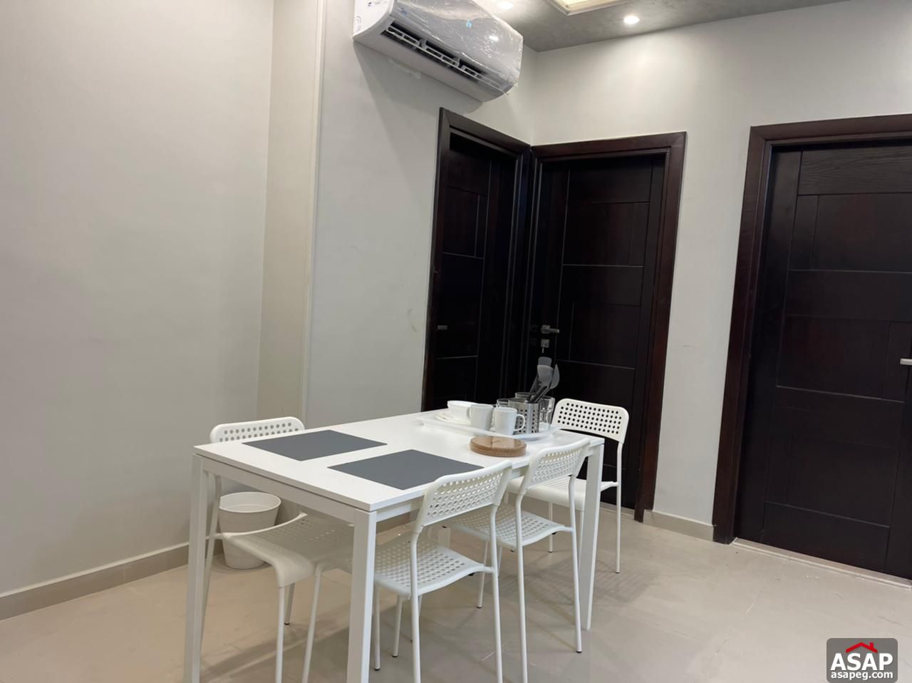 Furnished Studio for Rent in Hyde Park Furnished Studio for Rent in Hyde Park