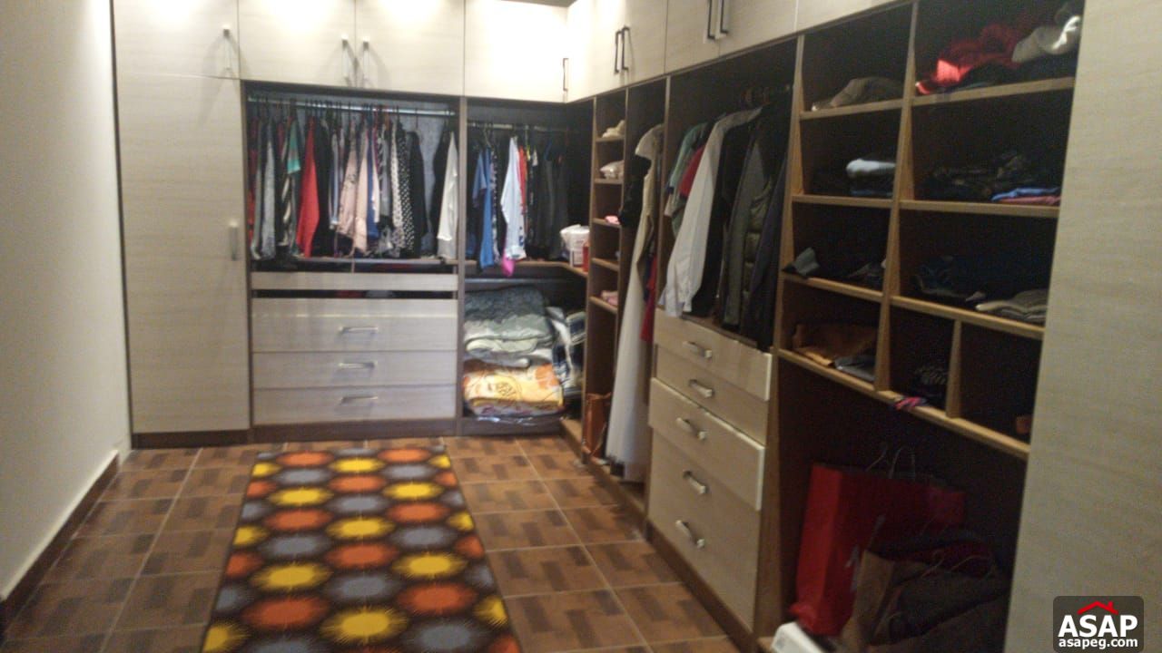 Villa with Swimming Pool for Rent in El Rabwa Compound